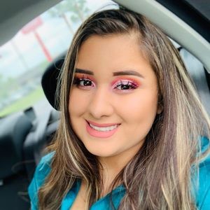 Meet your Posher, Adriana